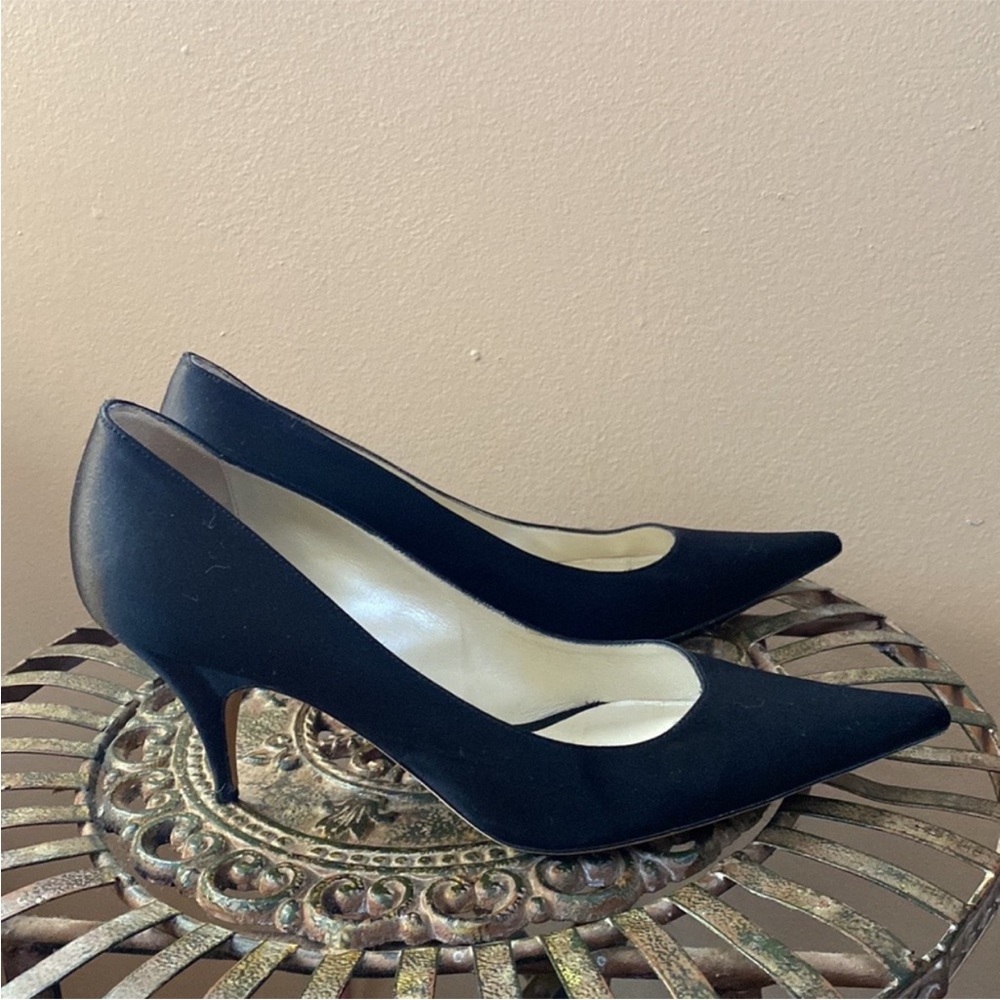 Classic Christian DIOR Black Satin Pointy Toe Kitten Heel Shoes - Picture 15 of 16